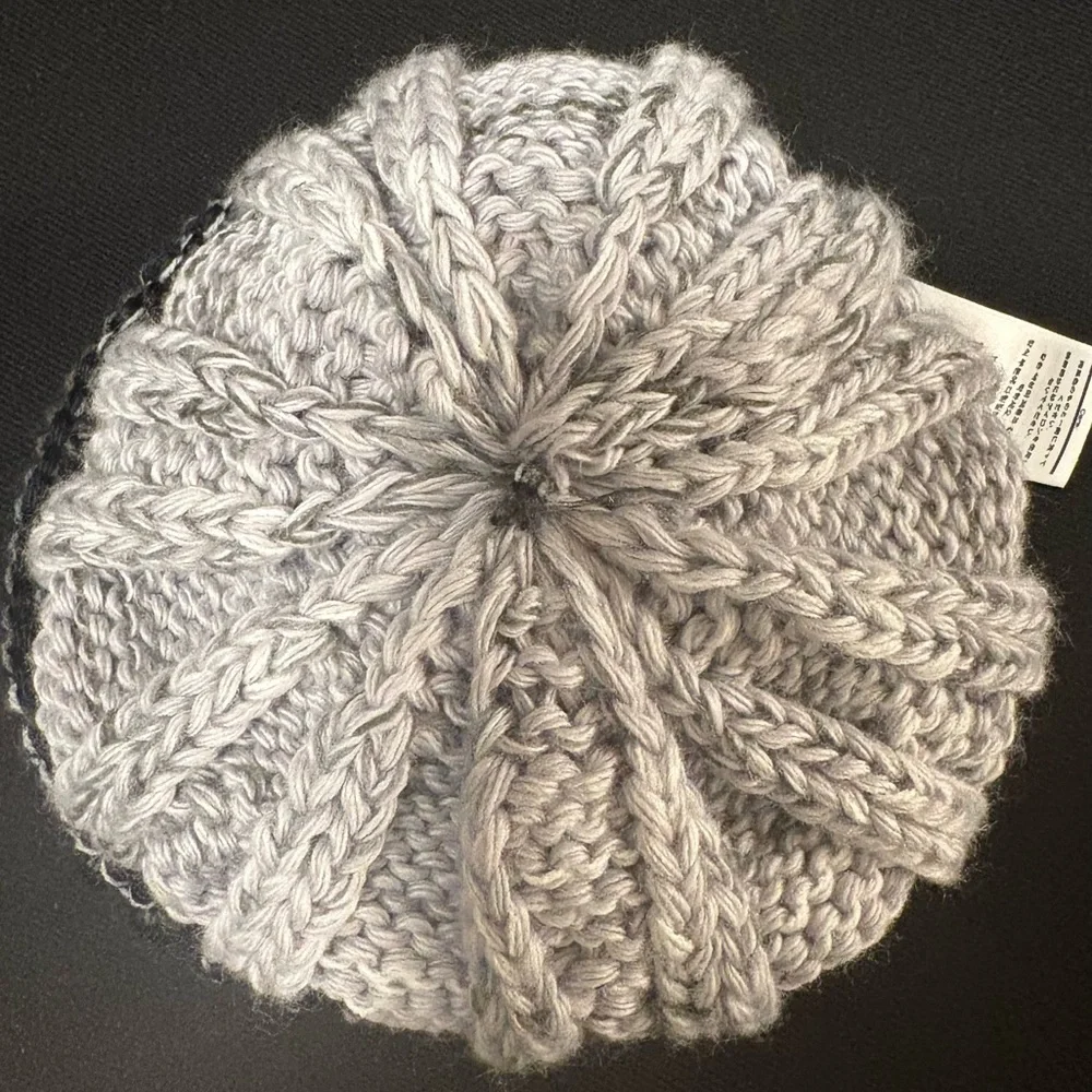 Smartwool Rounded Crown Merino Blend Cable Knit Pompom OS Streetwear Gorpcore